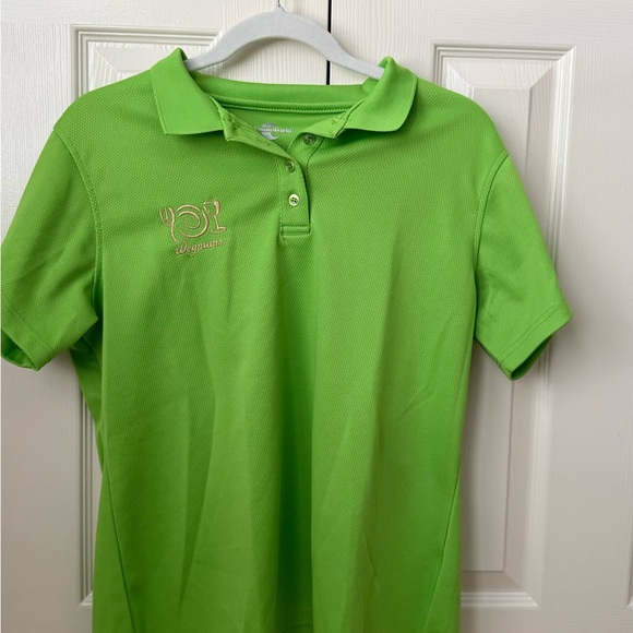 Wegmans Women’s Size M Green Uniform Shirt - Picture 1 of 3